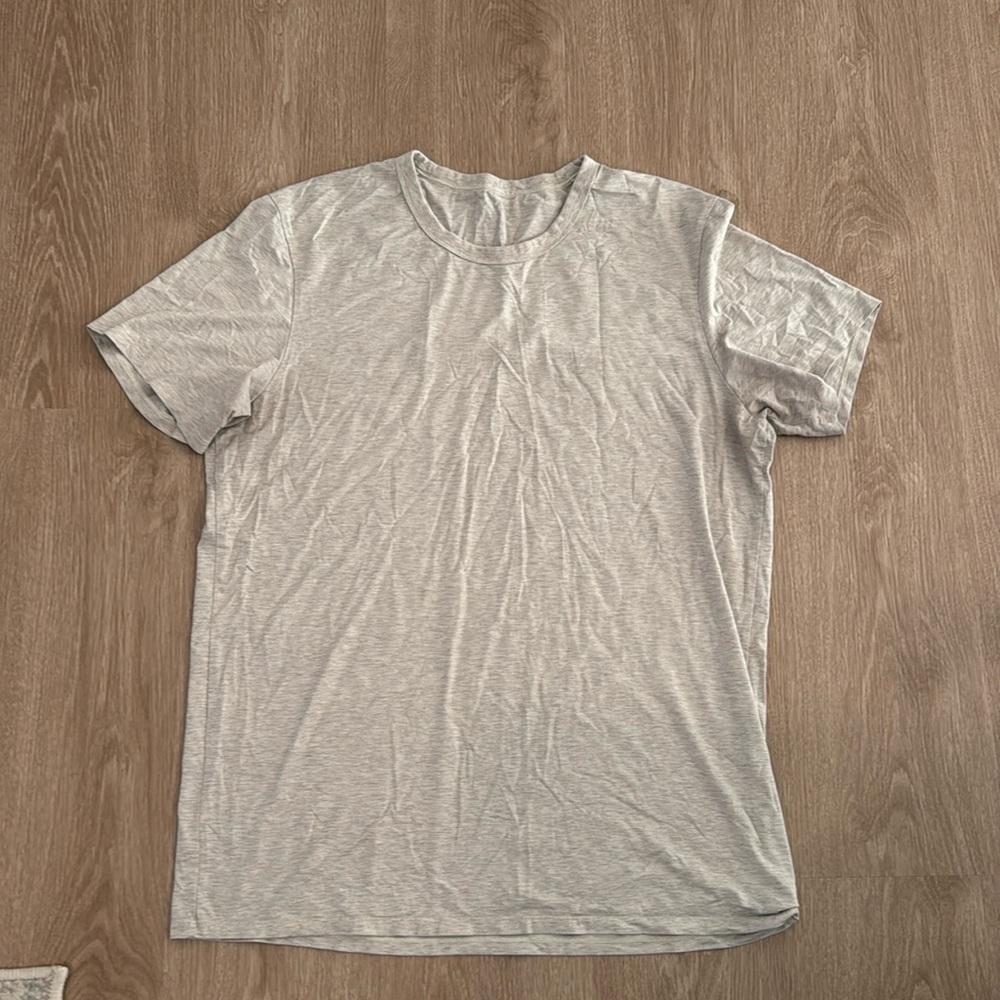 Men's Gret LULU LEMON fundamental tshirt